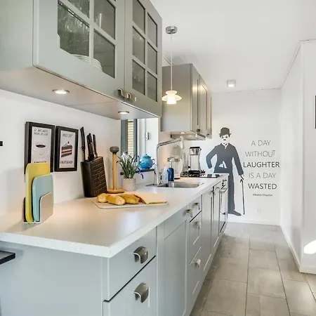 Isabel - 600m From The Sea By Interhome Feriehus