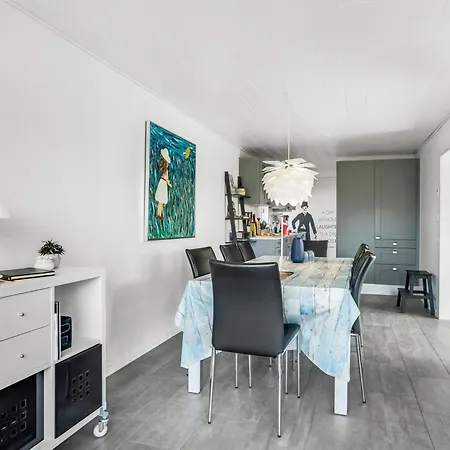 Isabel - 600m From The Sea By Interhome