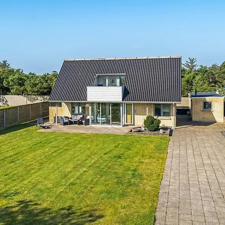 Isabel - 600m From The Sea By Interhome